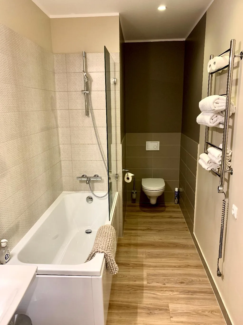 APARTMENT WITH BALCONY Room, Riga Lux Apartments - Ernesta, Riga