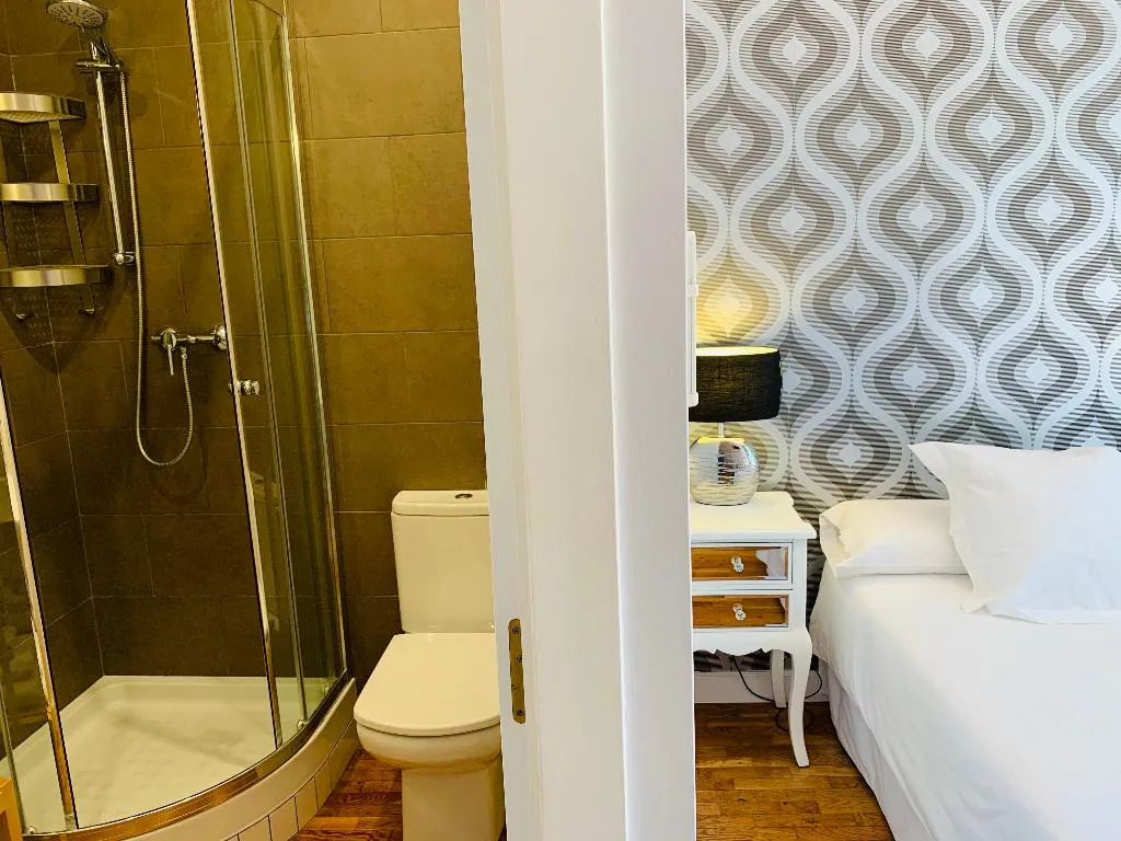 TWIN TWO BEDS Room, Super Balmes Guest House, Barcelona