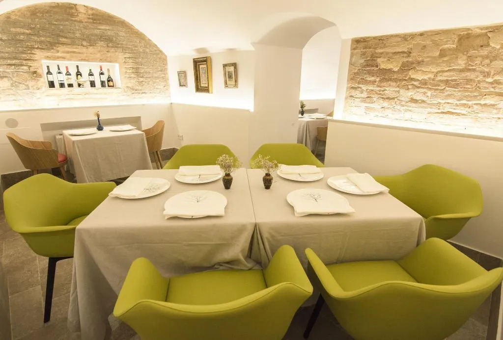 Restaurant, Hotel Oleum Parking Gratuito Reserva Previa, Andalucia