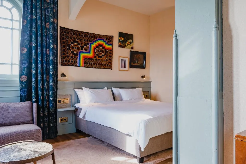 SUITE KING SIZE BED Room, Hotel Mercier, Amsterdam