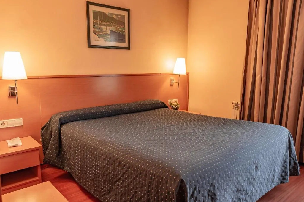 Room, J. Balmes, Costa Brava