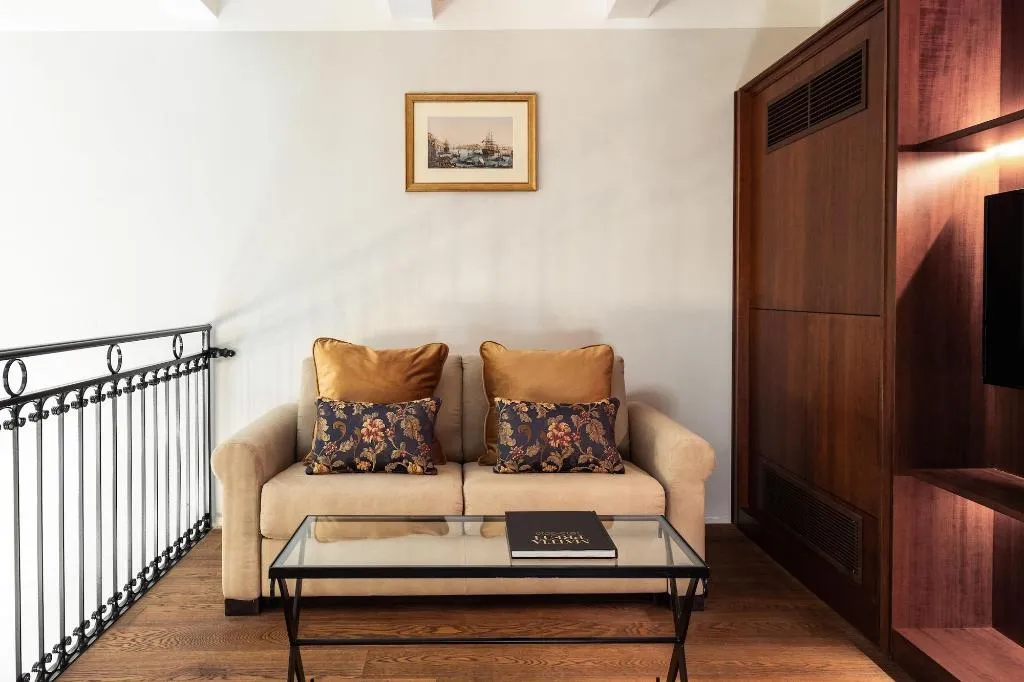 Room, Palais Le Brun, Malta