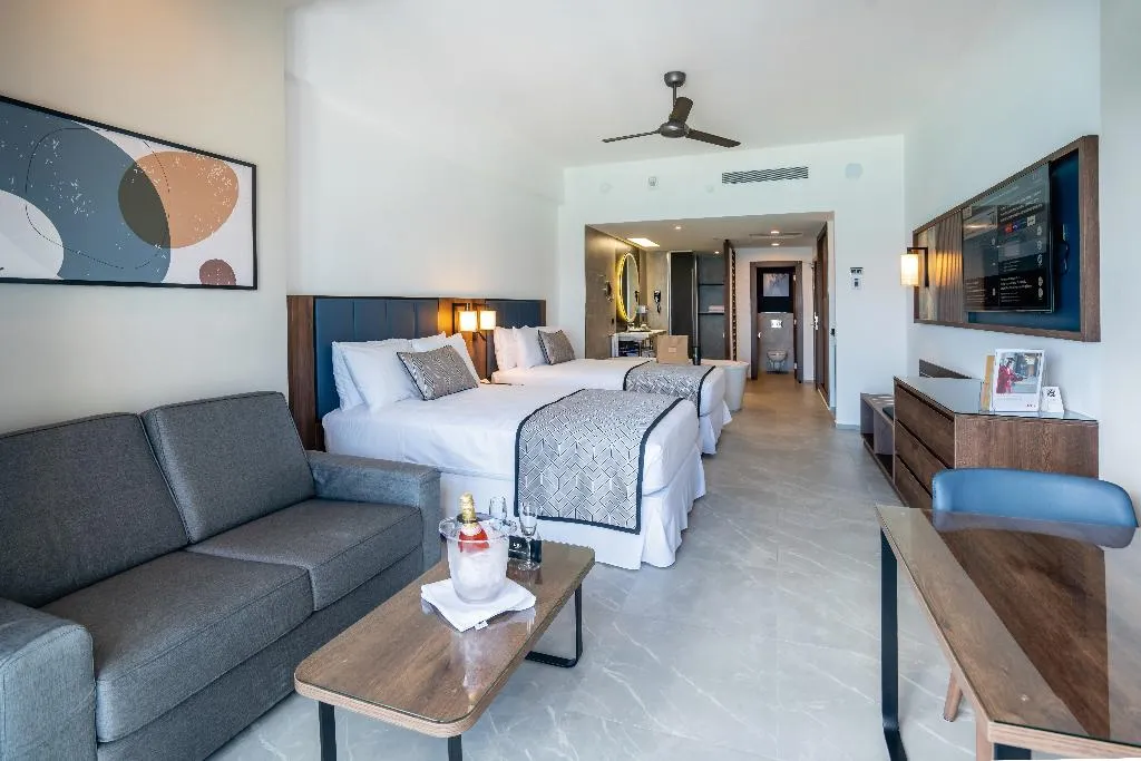 JUNIOR SUITE OCEAN FRONT Room, Riu Palace Kukulkan - Adults Only - All Inclusive, Cancun Area