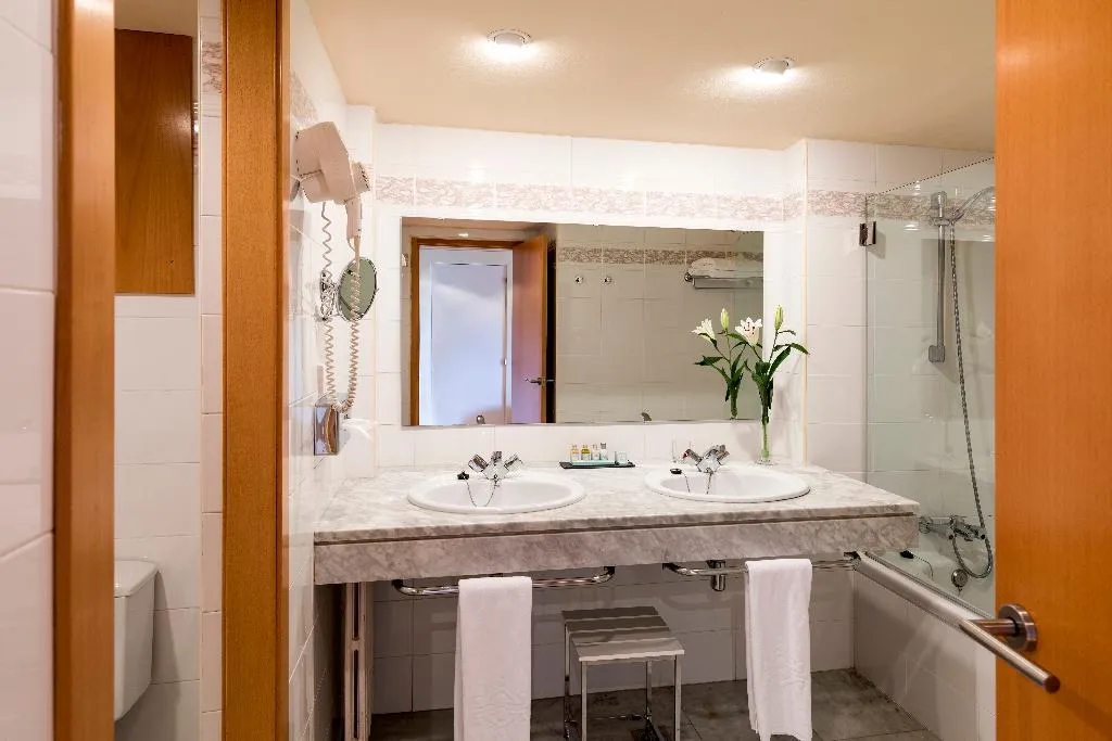 DOUBLE SUPERIOR Room, Parador de Vic-Sau, Barcelona