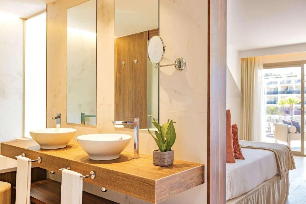 Room, Zafiro Palace Palmanova, Majorca