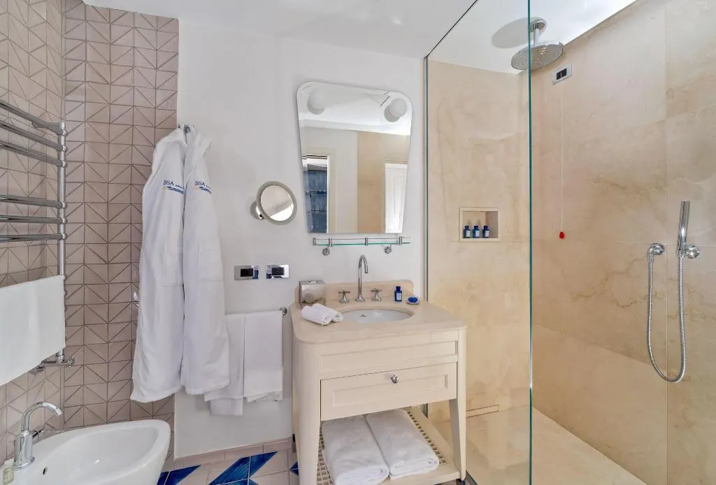 Room, Borgo Santandrea, Naples
