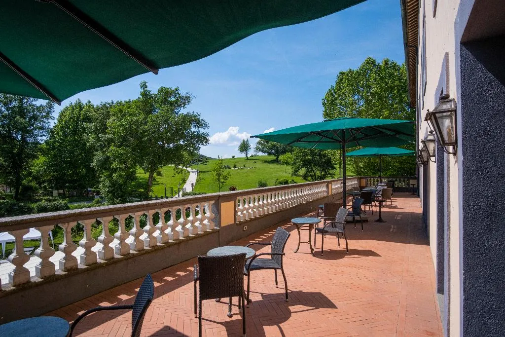 Terrace, Grand Hotel Terme di Stigliano, Rome