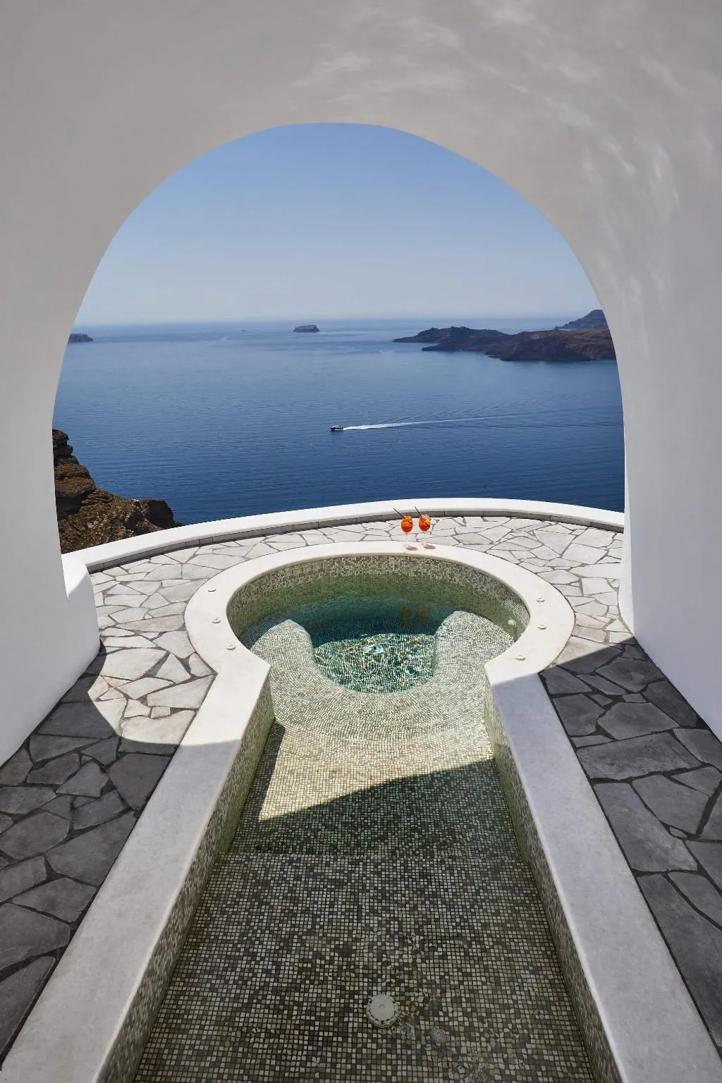 SUITE DELUXE WITH JACUZZI Room, Petit Palace, Santorini