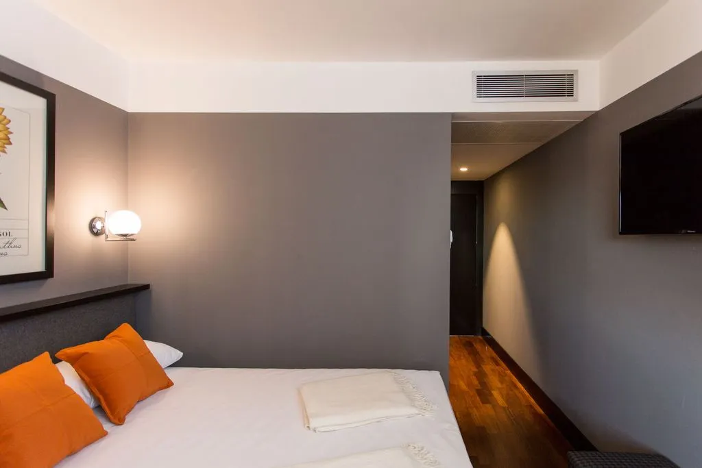 Double or Twin CAPACITY 2 Room, Malcom and Barret, Valencia
