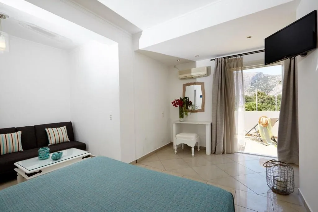 DOUBLE QUEEN SIZE BED Room, Hermes, Santorini