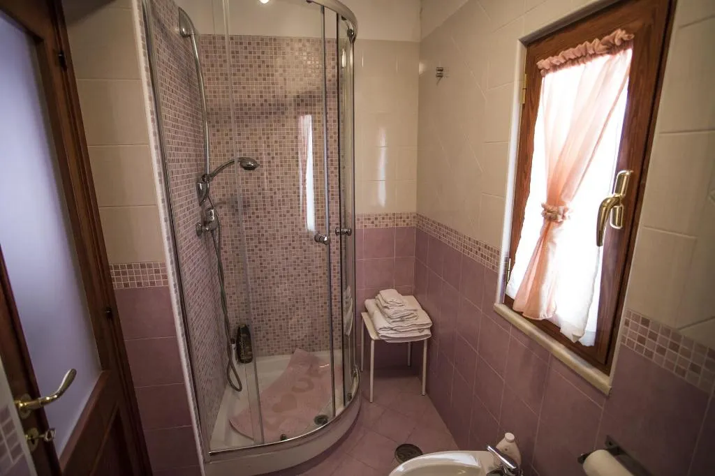 Room, Sanfralù, Naples