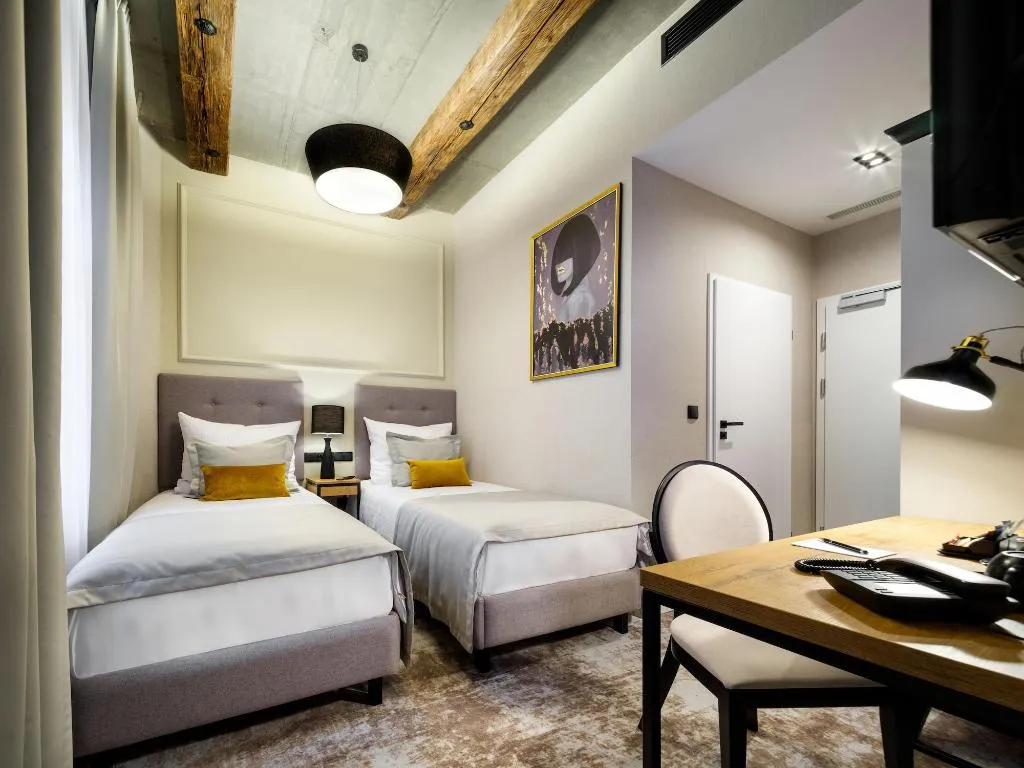 Room, Wawel Queen, Krakow