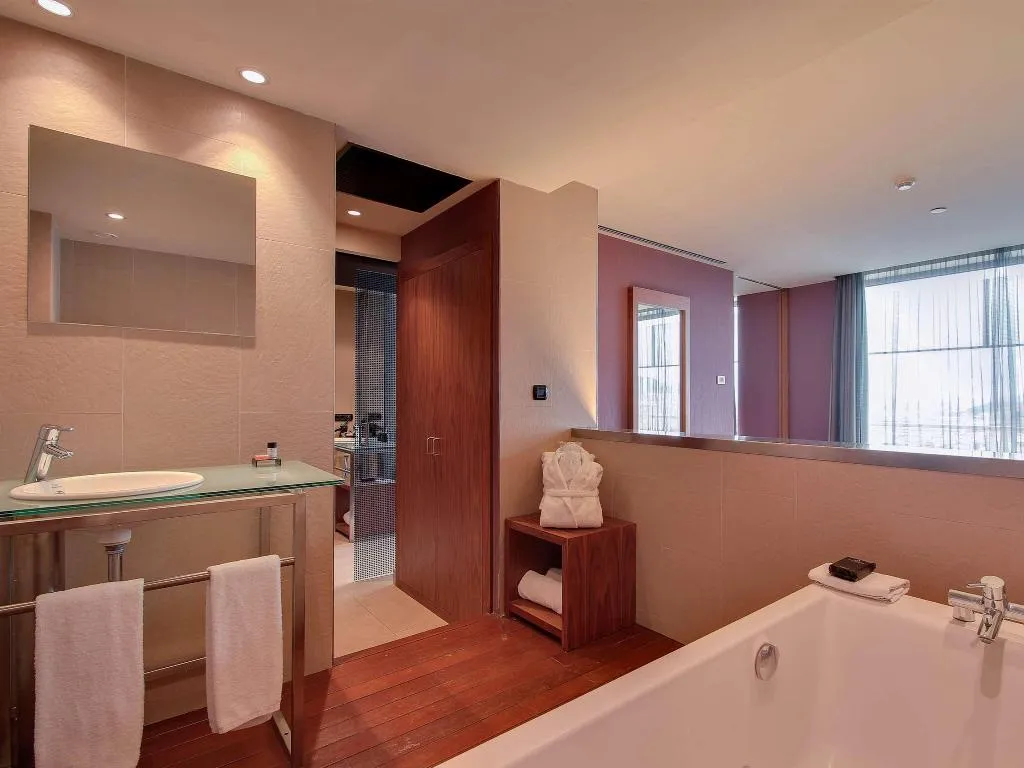 Room, Badalona Tower, Barcelona