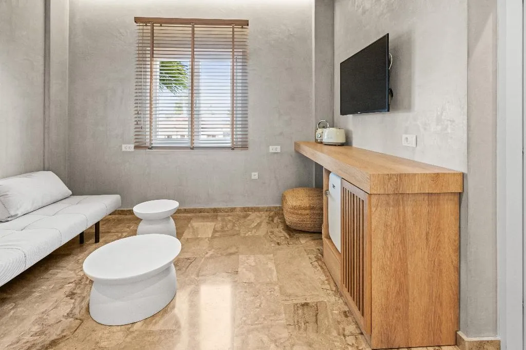 SUITE POOL VIEW ONE BEDROOM Room, Nikos Apartments, Crete
