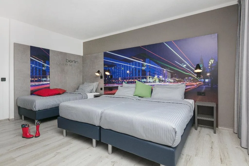 TRIPLE STANDARD Room, Hotel Berlin Lichtenberg, Berlin