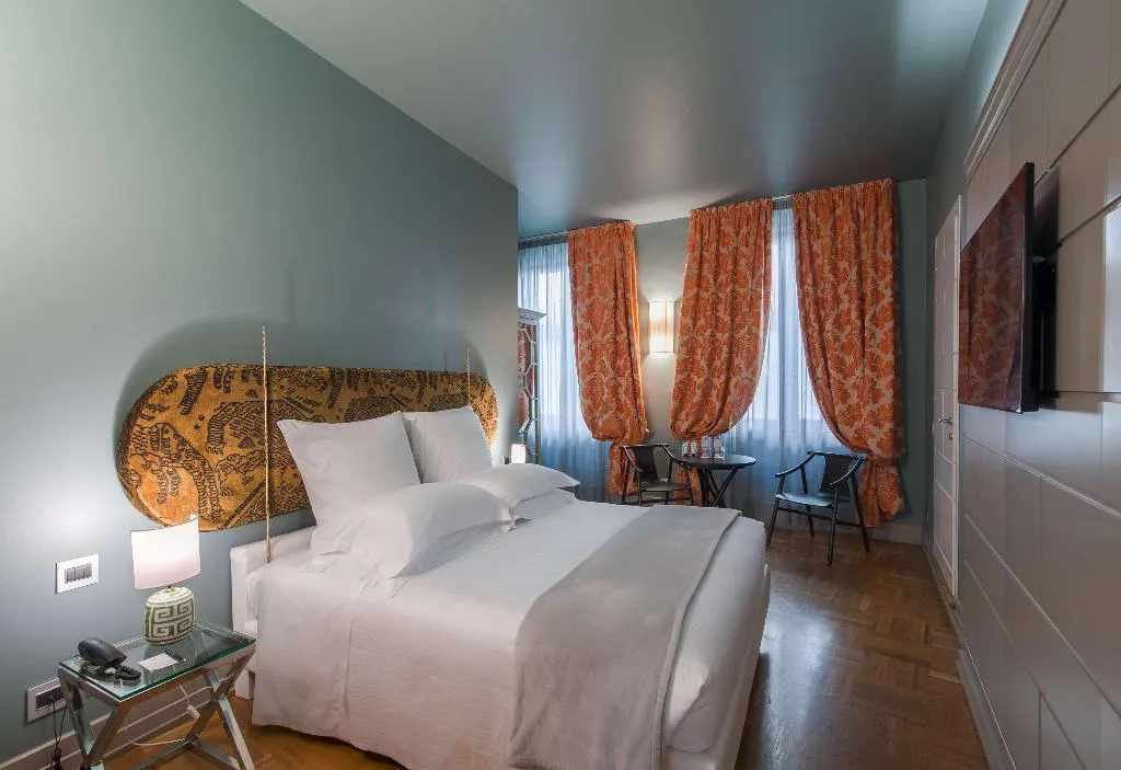 Room, Hotel Number Nine, Florence