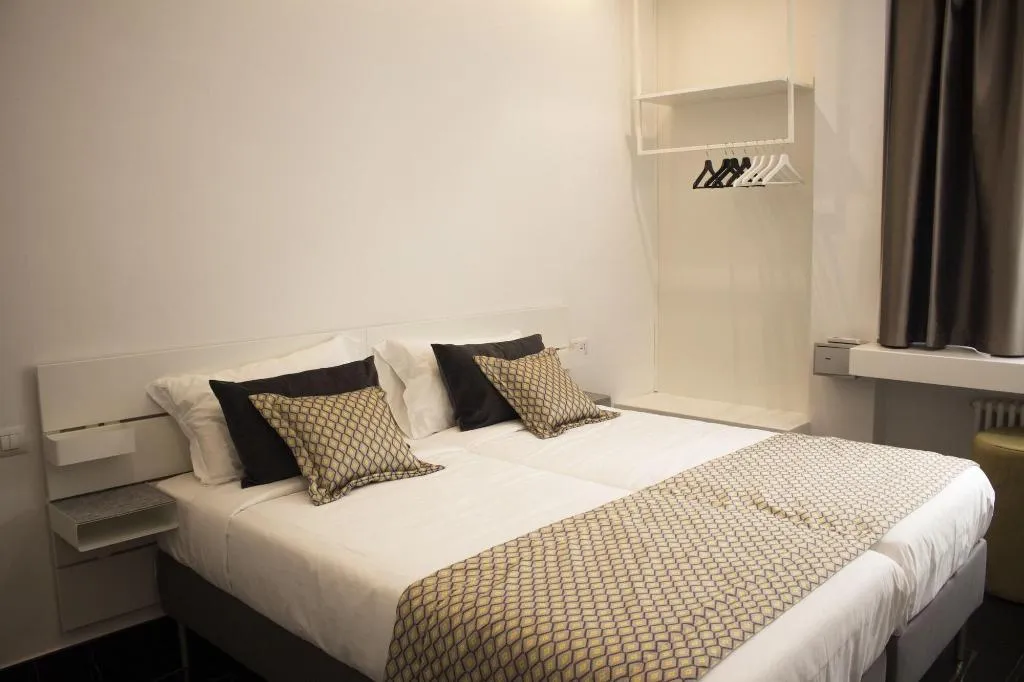 Room, Hotel Fiorentina, Naples