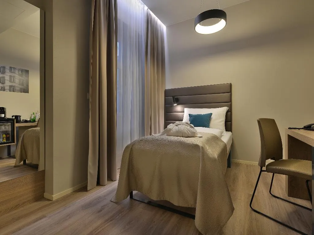 SINGLE WITH BALCONY Room, EA Hotel New Town, Prague