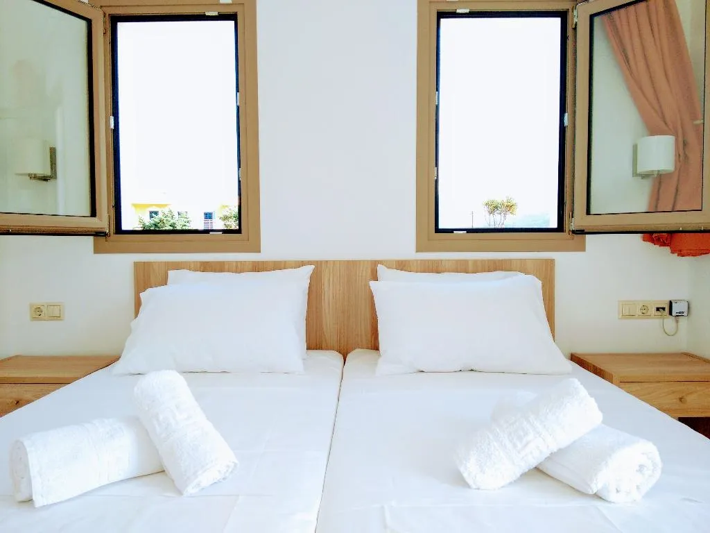 APARTMENT POOL VIEW Room, Casa Malena, Crete