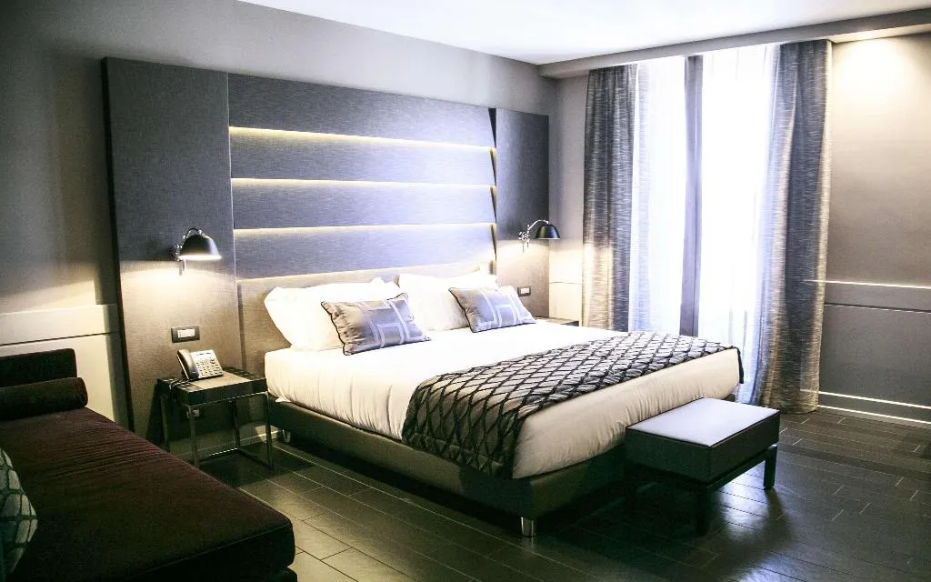 Room, The Style, Rome