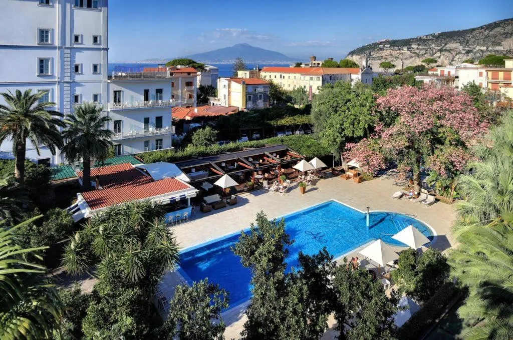 Pool, Hotel Mediterraneo Sorrento, Naples