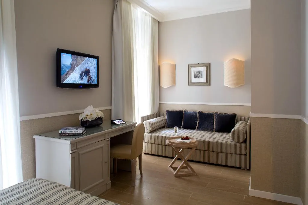 Double or Twin DELUXE Room, Starhotels Terminus, Naples