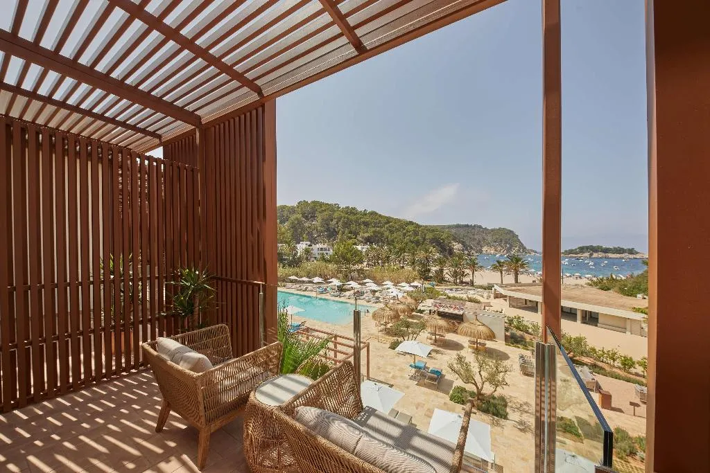 Room, Cala San Miguel Ibiza Res, Curio Colllec by Hilton, Ibiza