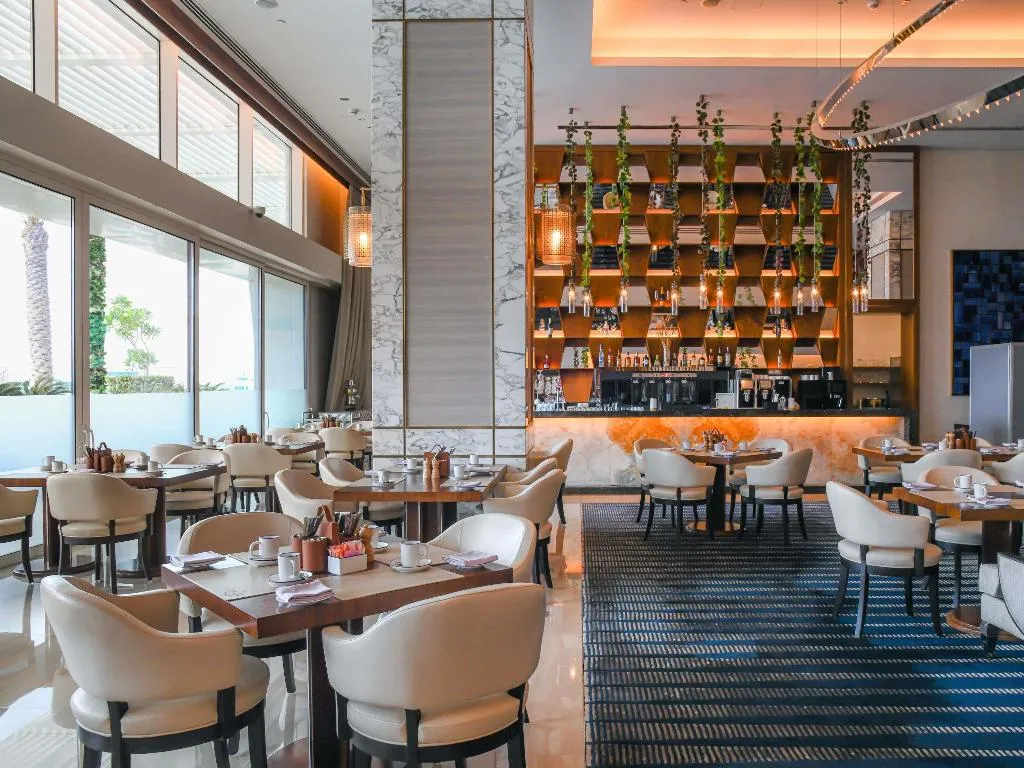Restaurant, Grand Plaza Mövenpick Media City, Dubai