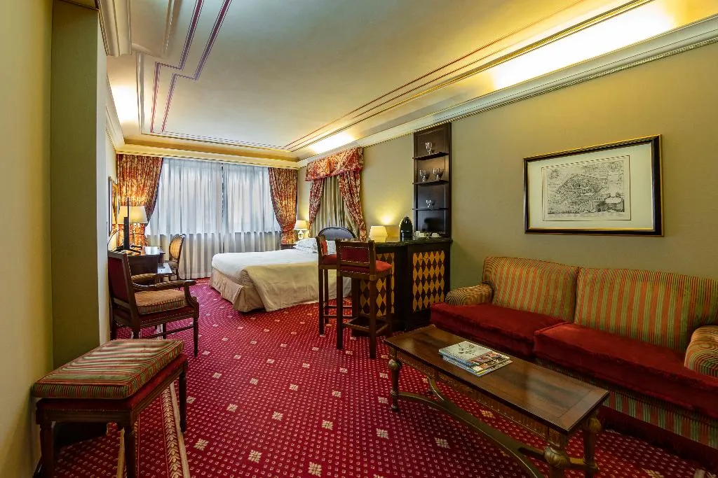 FAMILY ROOM CAPACITY 4 Room, River Chateau, Rome