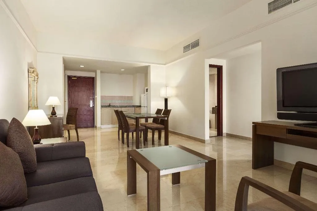 STUDIO DELUXE KING BED Room, Ramada By Wyndham Beach Hotel Ajman, Dubai