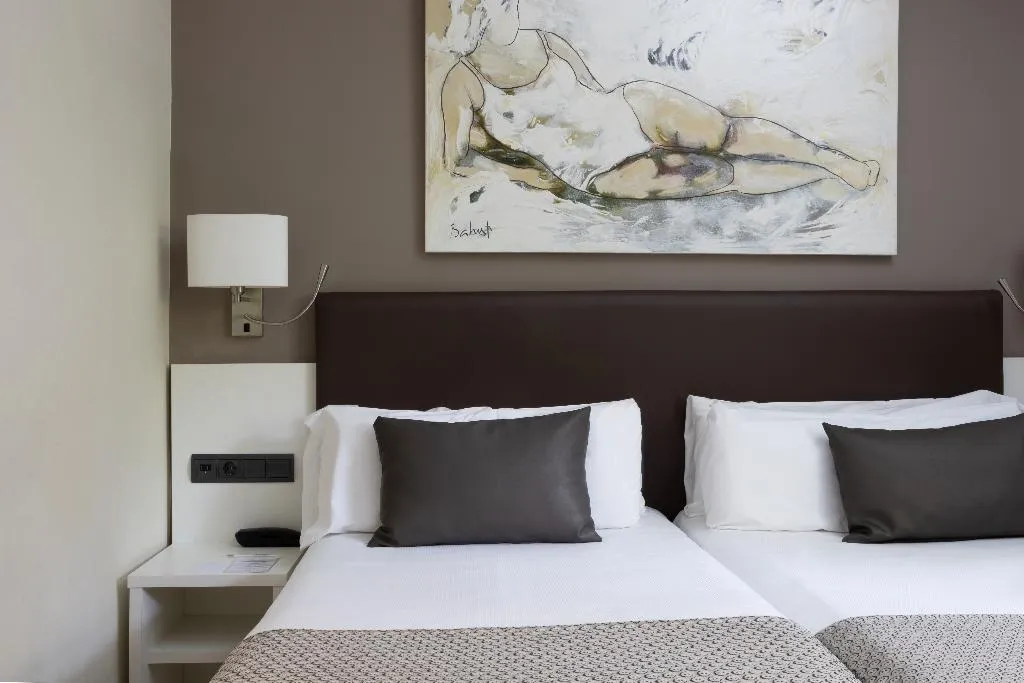 DOUBLE SINGLE USE WITH BALCONY Room, Catalonia Castellnou, Barcelona