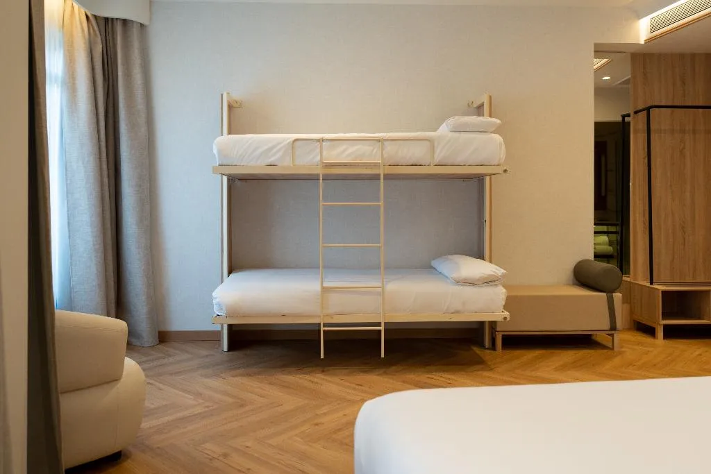 QUADRUPLE STANDARD Room, Petit Palace Chueca, Madrid