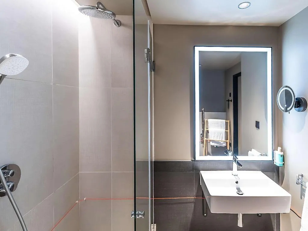 DOUBLE QUEEN SIZE BED Room, Novotel Setubal, Lisbon