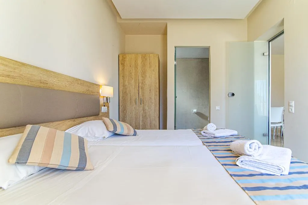 APARTMENT CAPACITY 4 Room, Theo Star Beach Hotel, Crete