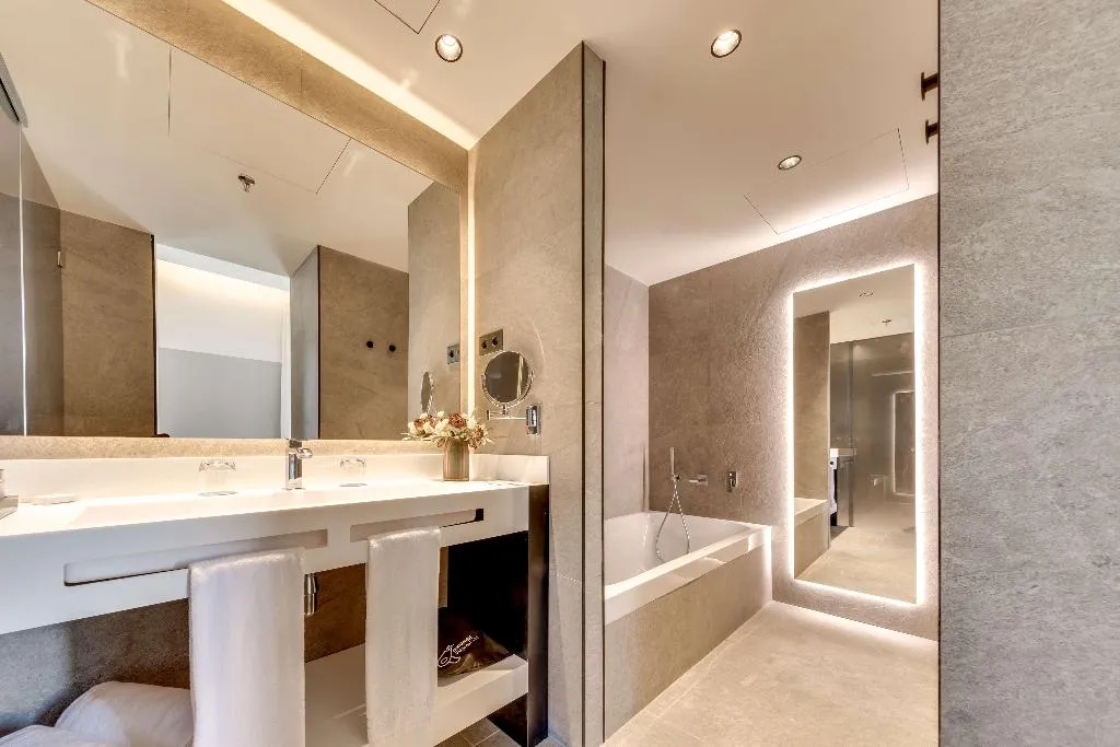 JUNIOR SUITE WITH TERRACE Room, Occidental Diagonal 414, Barcelona