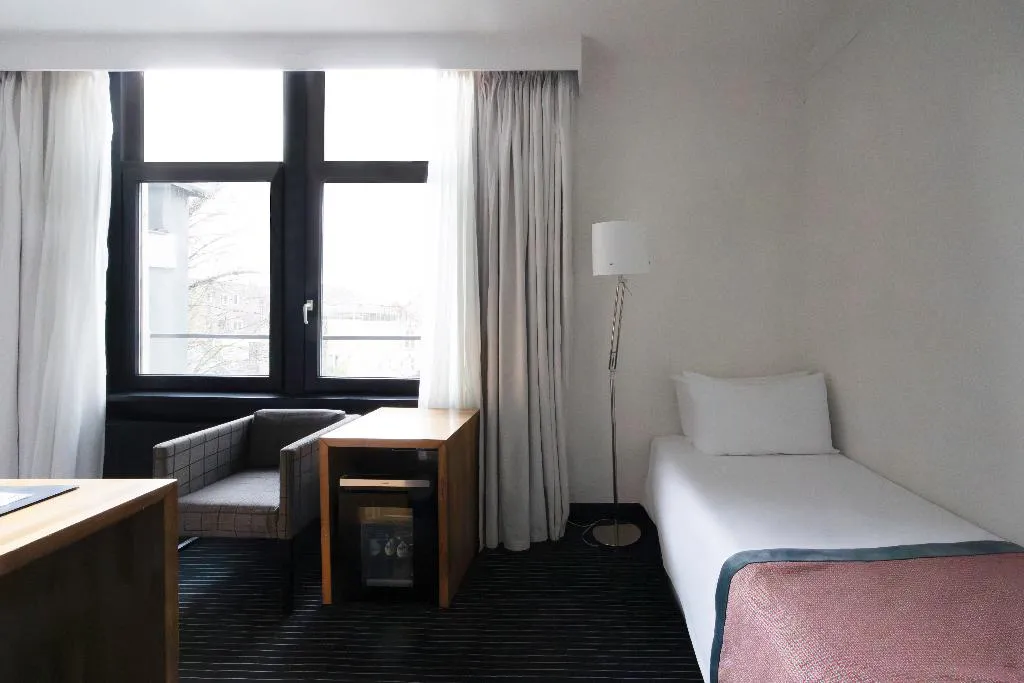 TRIPLE STANDARD Room, Catalonia Vondel Amsterdam, Amsterdam