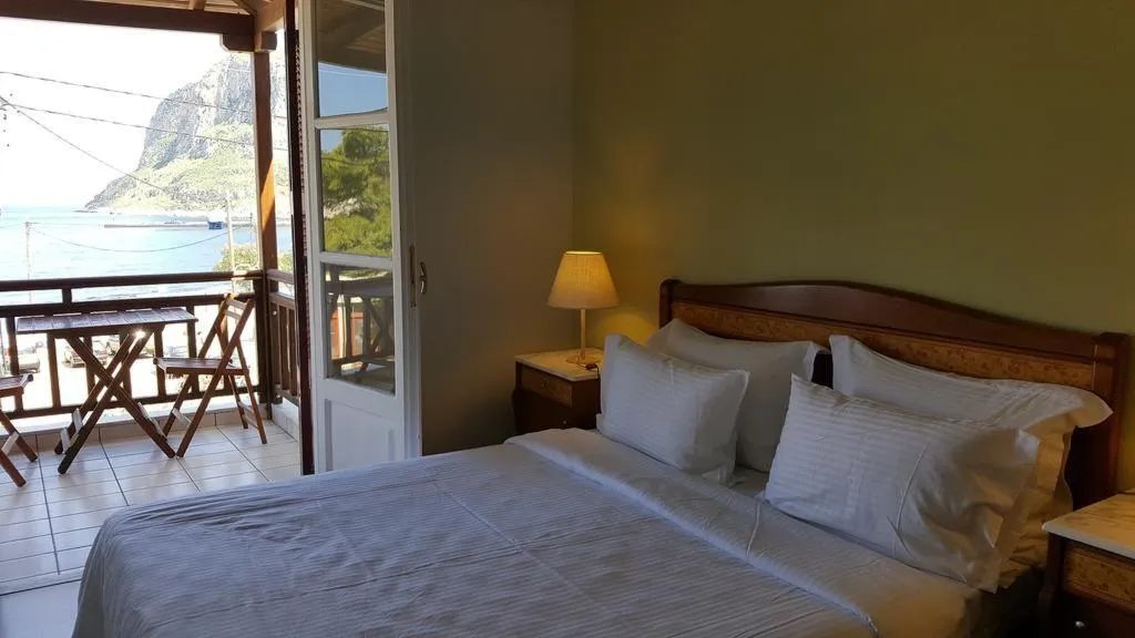 FAMILY ROOM STANDARD Room, The Flower of Monemvasia, Kalamata
