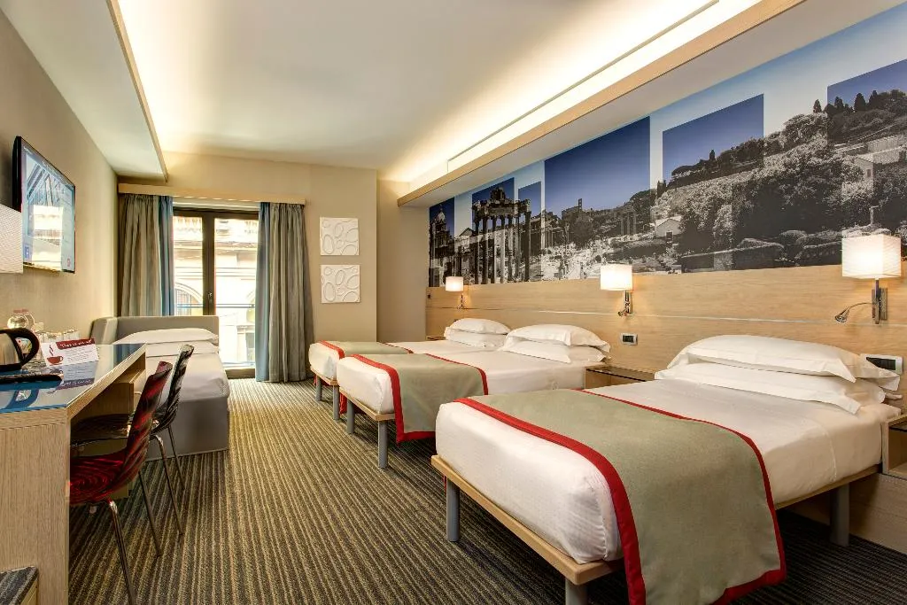 QUADRUPLE STANDARD Room, iQ Hotel Roma, Rome