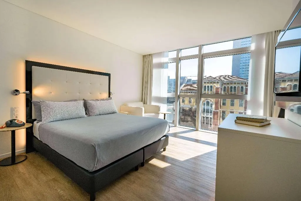 Room, Innside Milano Torre Galfa, Milan