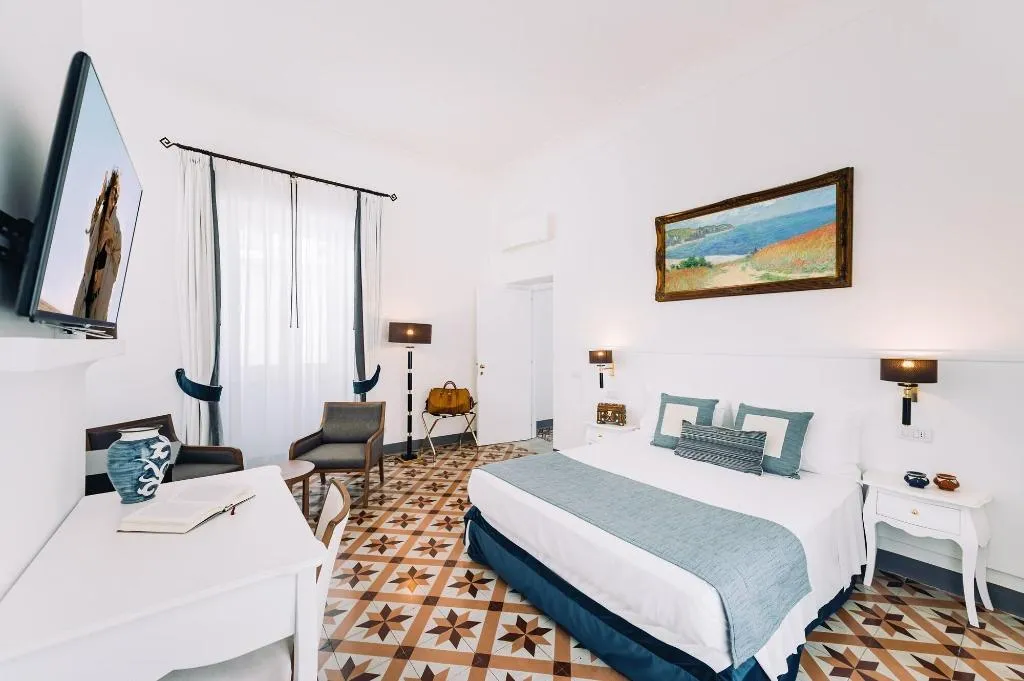 Room, Amalfi Luxury House, Naples
