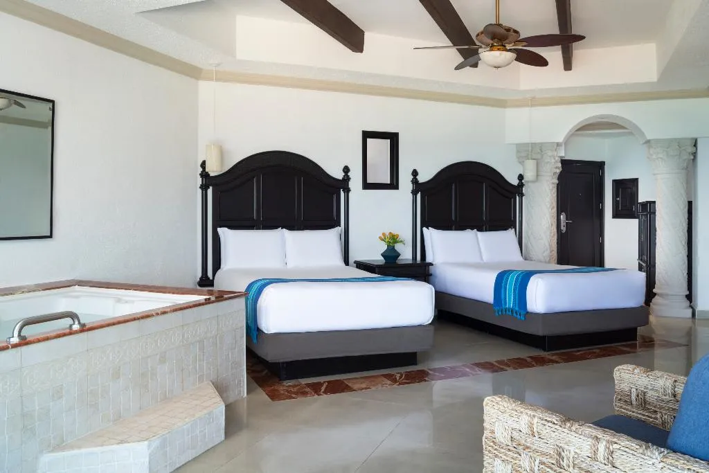 JUNIOR SUITE OCEAN FRONT Room, Hyatt Zilara Cancun, Cancun Area
