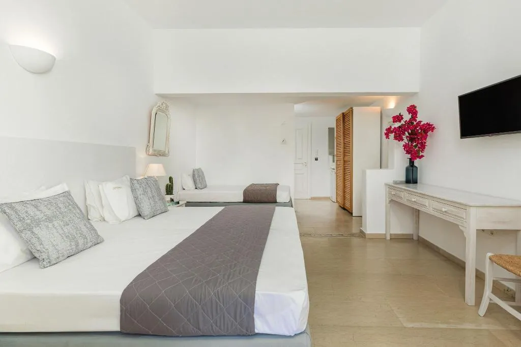 TWIN SUPERIOR POOL VIEW Room, Corfos Hotel, Mykonos