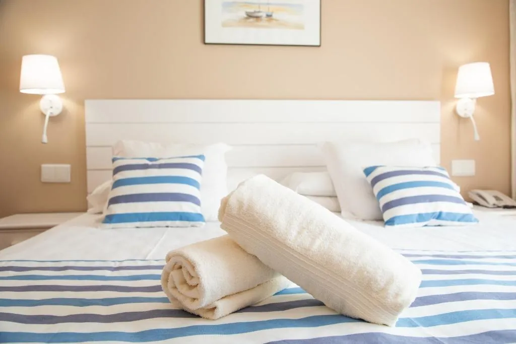 TRIPLE SUPERIOR Room, DWO Les Palmeres, Costa Brava