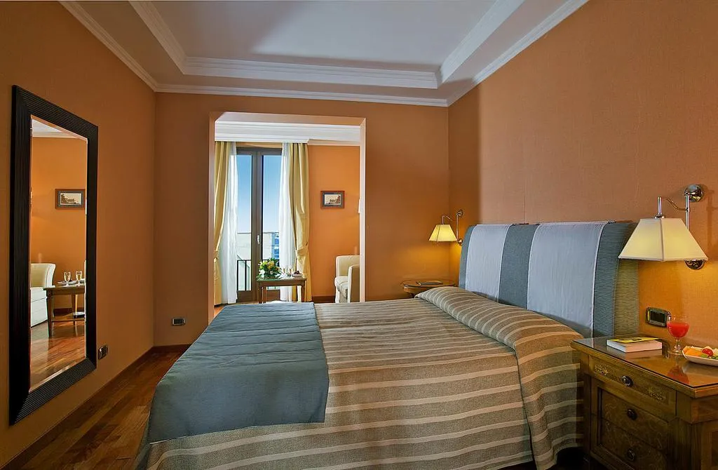 Room, Palazzo Turchini, Naples