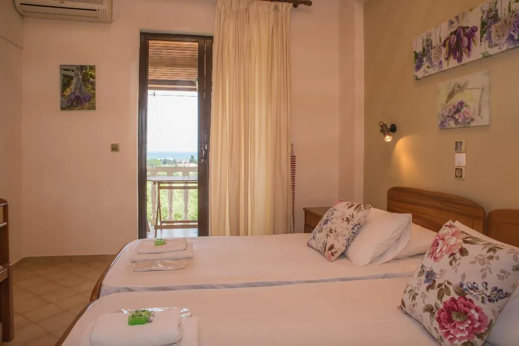 FAMILY ROOM STANDARD Room, Villa Kapnisi, Zante