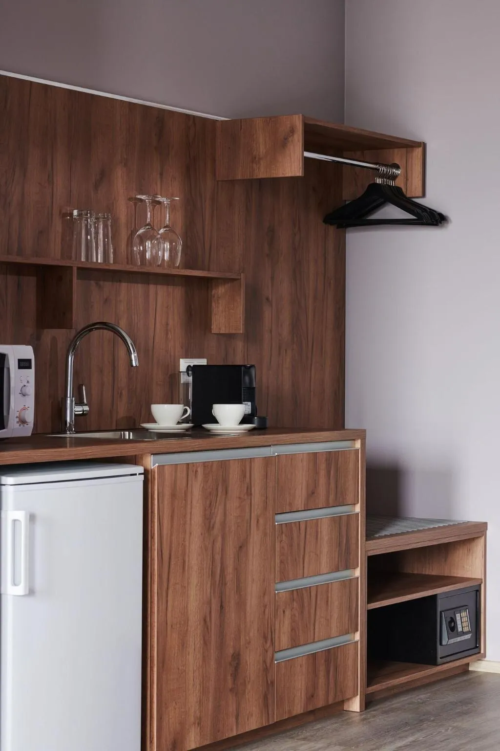 QUADRUPLE WITH KITCHENETTE Room, Oddsson Hotel, Reykjavik
