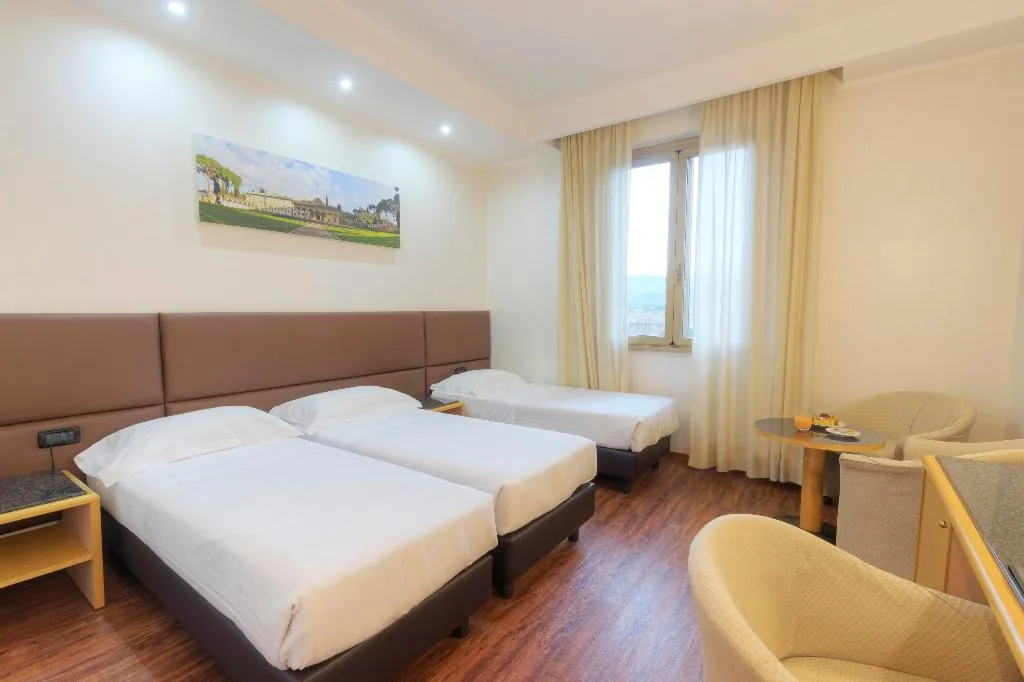 TRIPLE STANDARD Room, Minerva, Florence