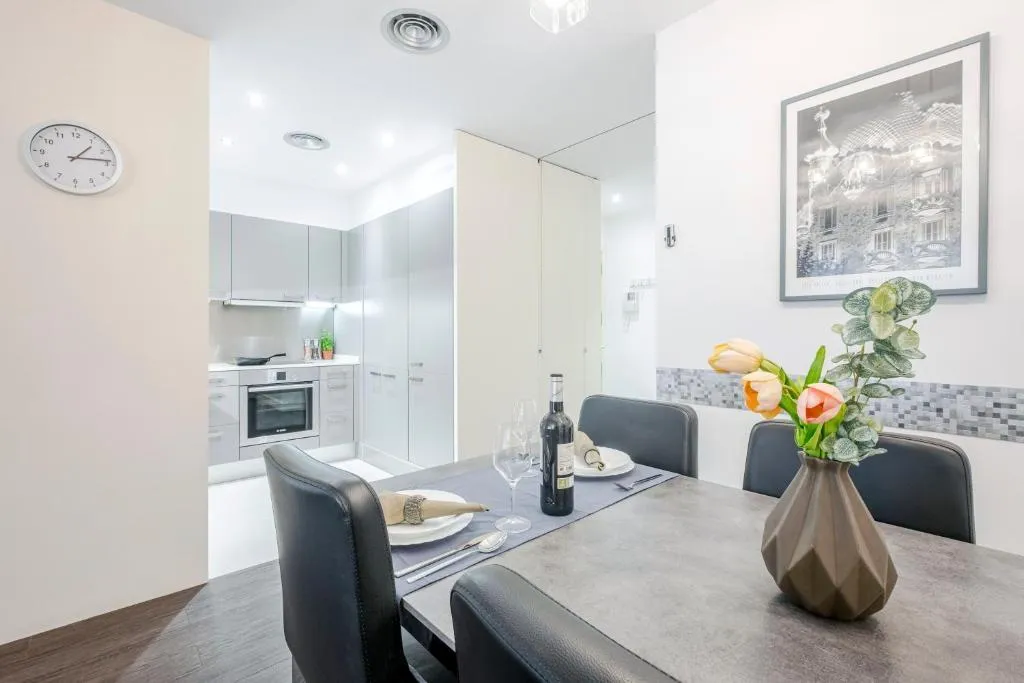 APARTMENT TWO BEDROOMS Room, Catedral Bas Apartments By Aspasios, Barcelona