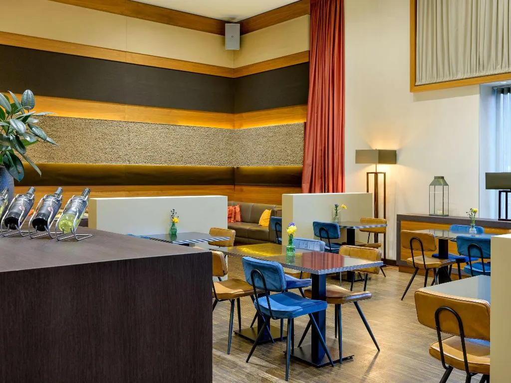 Bar, Movenpick Hotel Amsterdam City Centre, Amsterdam