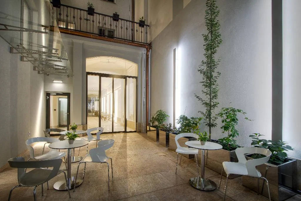 Lobby, Essence, Prague